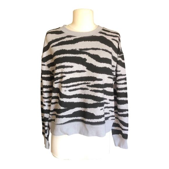 Arizona Jeans Co. NWOT Lightweight Grey Tiger Stripe Long Sleeve Sweatshirt SM - Picture 1 of 10